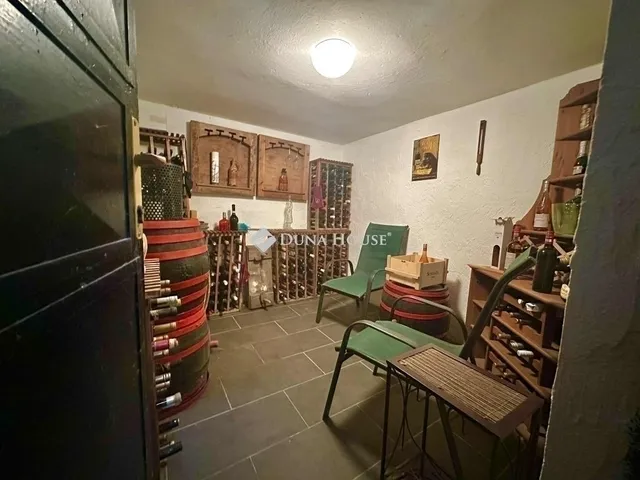 Eladó ház Budapest XVI. kerület 262 nm