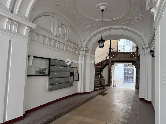 Eladó lakás Budapest V. kerület 173 nm