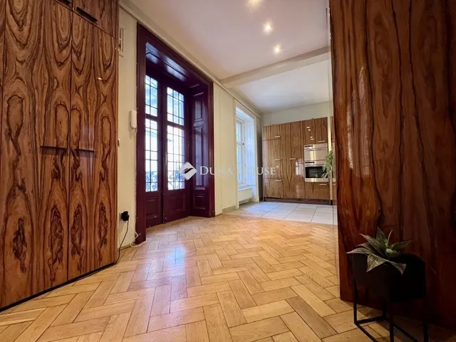 Eladó lakás Budapest V. kerület 173 nm