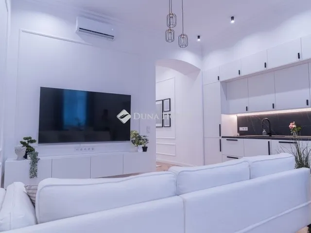 Eladó lakás Budapest VIII. kerület 93 nm