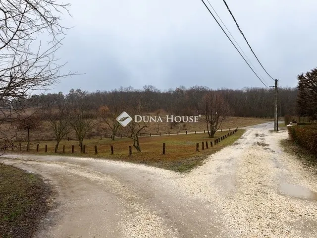 Eladó ház Fót 330 nm