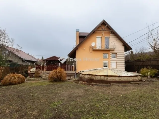 Eladó ház Fót 330 nm