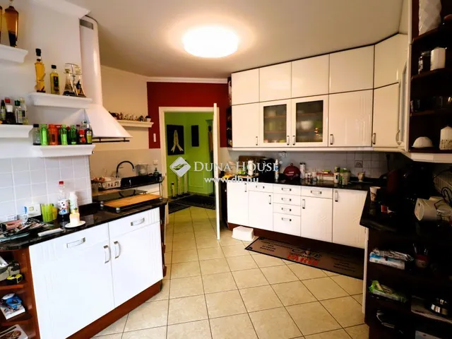Eladó lakás Budapest III. kerület, Testvérhegy 152 nm