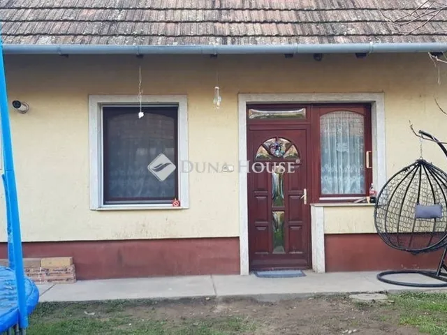 Eladó ház Pócsmegyer 142 nm