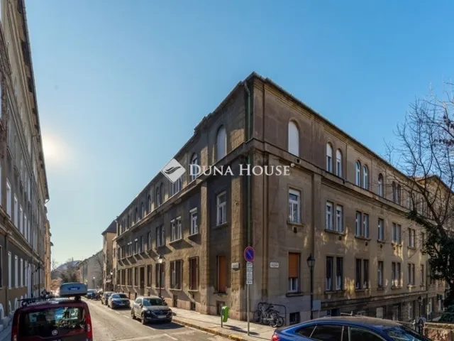 Eladó lakás Budapest I. kerület 72 nm