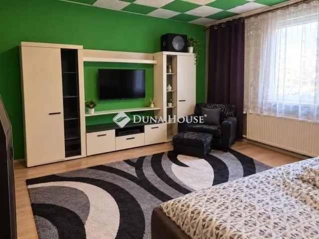 Eladó lakás Vác, Deákvár 58 nm