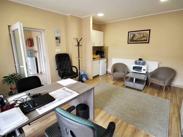 Eladó kereskedelmi és ipari ingatlan Nagykálló 704 nm