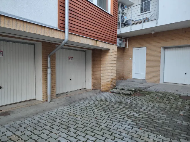 Eladó garázs Nyíregyháza 15 nm