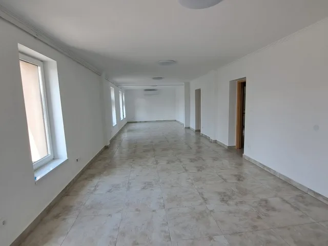 Eladó kereskedelmi és ipari ingatlan Nyíregyháza 130 nm