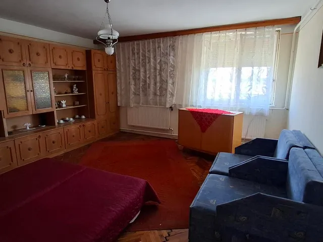 Eladó ház Tiszaeszlár 170 nm