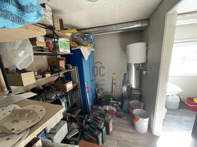 Eladó kereskedelmi és ipari ingatlan Veszprém, Jutaspuszta 795 nm