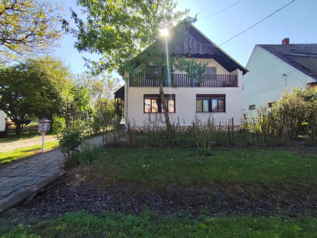 Eladó ház Kerta 220 nm