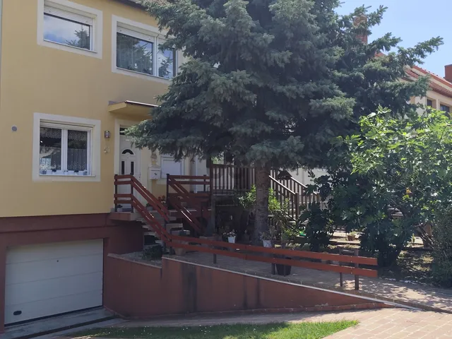 Eladó ház Veszprém, Cholnokyváros 180 nm