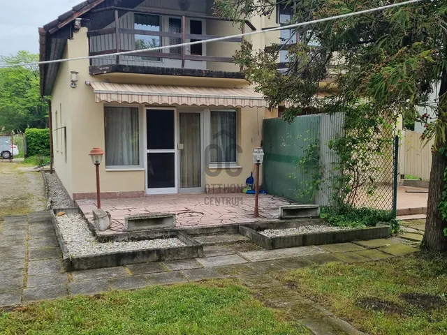 Eladó üdülő és hétvégi ház Balatonkenese 161 nm