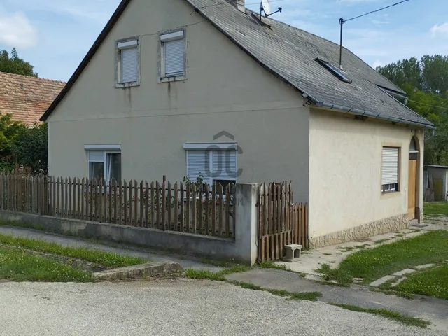 Eladó ház Bakonynána 129 nm