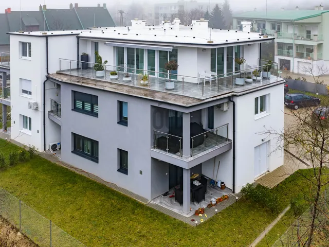 Eladó lakás Veszprém, Újtelep 90 nm