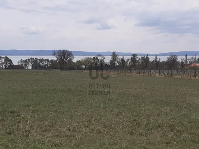 Eladó telek Zánka 20001 nm