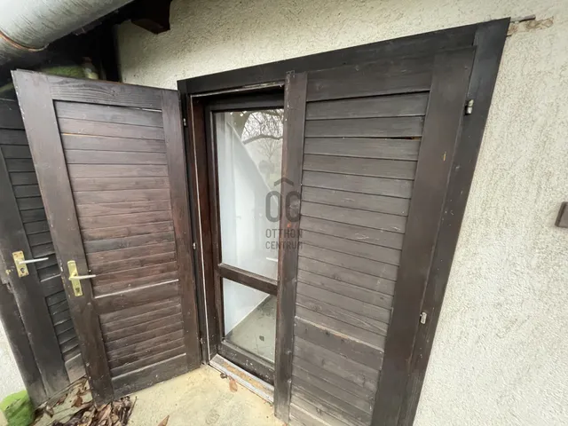 Eladó telek Pécsely 2523 nm