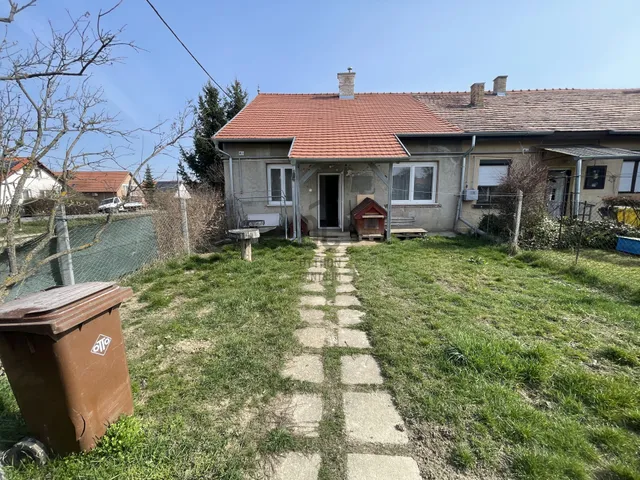 Eladó lakás Veszprém, Szabadságpuszta 38 nm