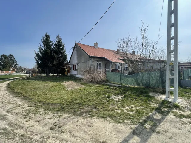 Eladó lakás Veszprém, Szabadságpuszta 38 nm