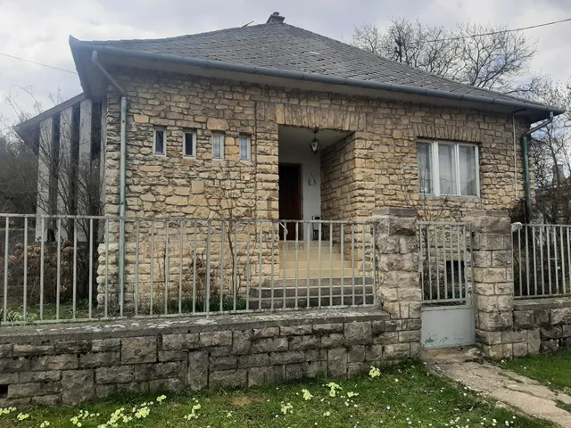 Eladó ház Zirc 126 nm