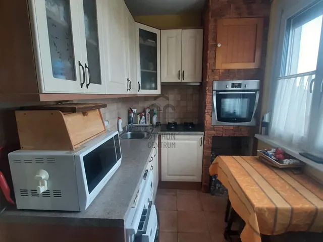 Eladó lakás Veszprém, Jutasi úti lakótelep 62 nm