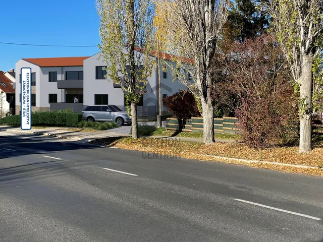 Eladó kereskedelmi és ipari ingatlan Veszprém, Újtelep