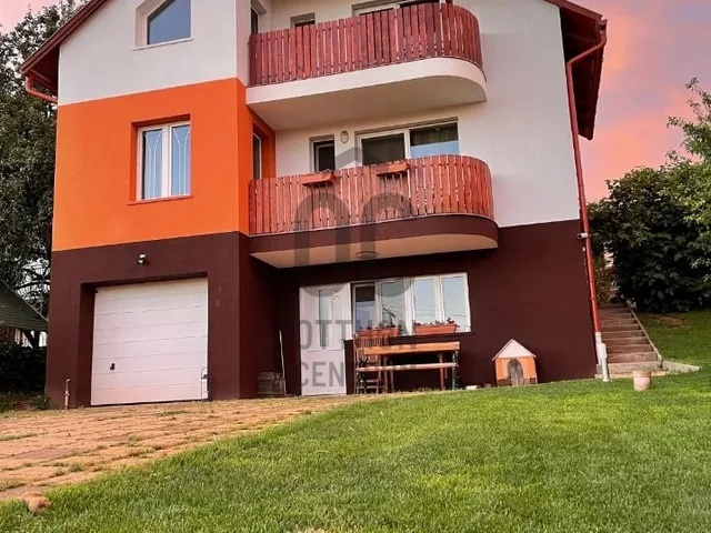 Eladó ház Paloznak 251 nm
