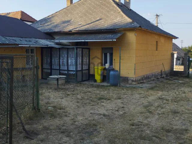 Eladó ház Bakonynána 84 nm