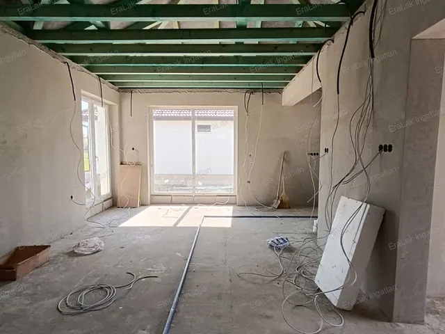 Eladó ház Győrújbarát 120 nm