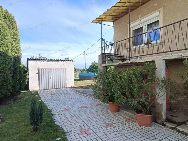 Eladó ház Nyúl 100 nm