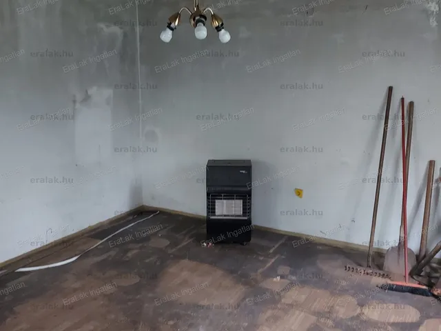 Eladó mezőgazdasági ingatlan Győr, Pósdomb 28 nm