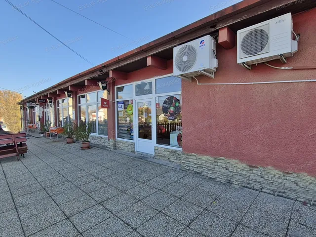 Eladó kereskedelmi és ipari ingatlan Bőny 400 nm