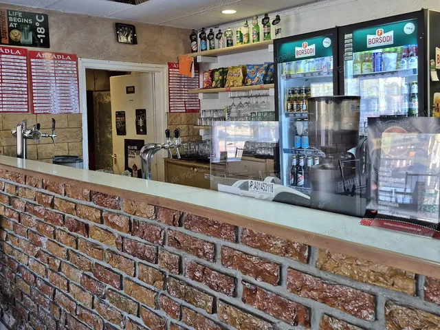 Eladó kereskedelmi és ipari ingatlan Bőny 400 nm