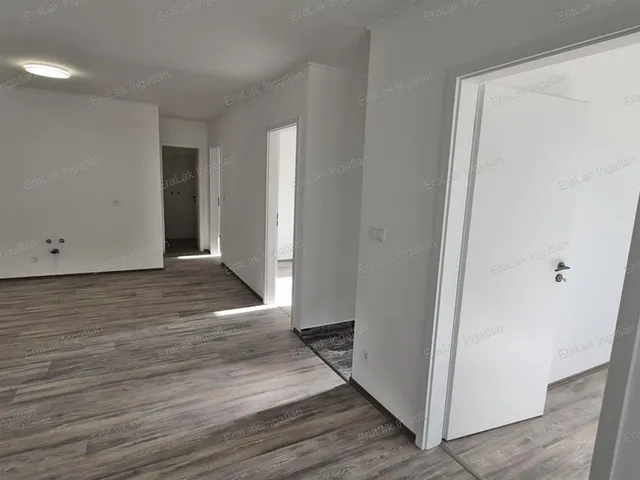 Eladó ház Bőny 81 nm