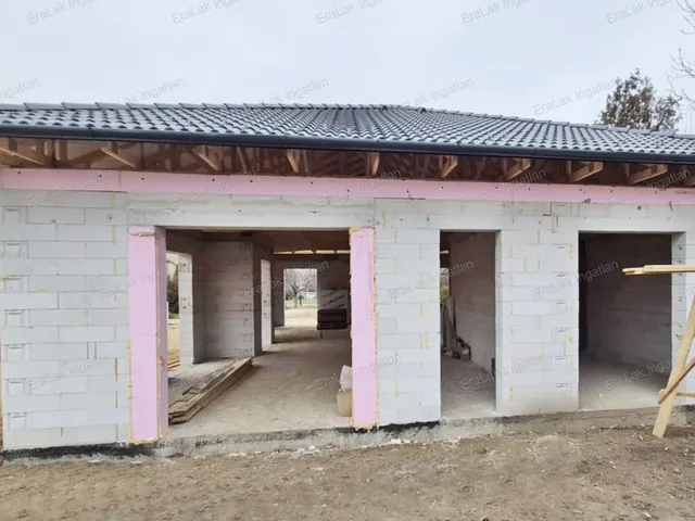 Eladó ház Nyúl 135 nm