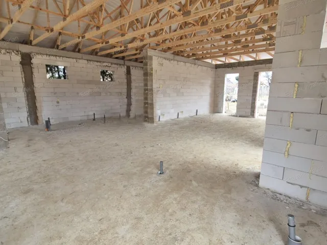 Eladó ház Nyúl 135 nm