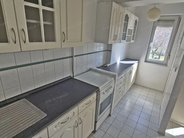 Eladó lakás Győr, Nádorváros 62 nm