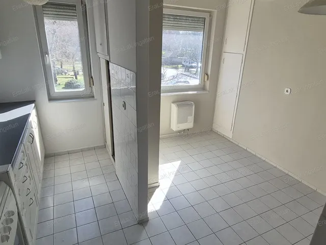 Eladó lakás Győr, Nádorváros 62 nm