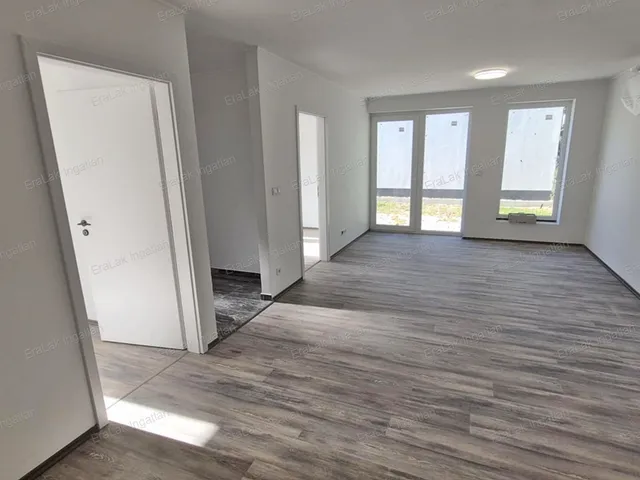 Eladó ház Bőny 81 nm