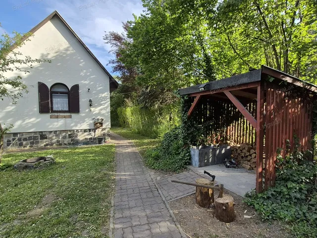 Eladó nyaraló Győr, Gyirmót 52 nm