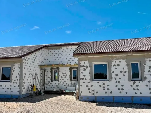 Eladó ház Ács, Etelkatelep 81 nm