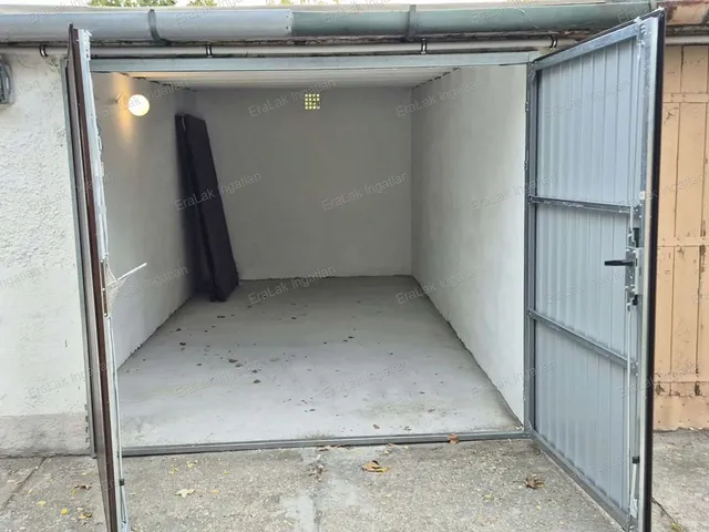 Eladó garázs Győr, Nádorváros 14 nm