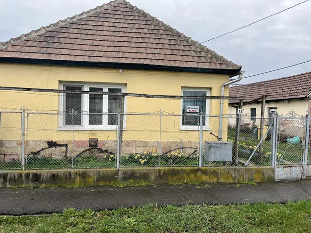 Eladó ház Taktaszada, Dózsa utca 81 nm