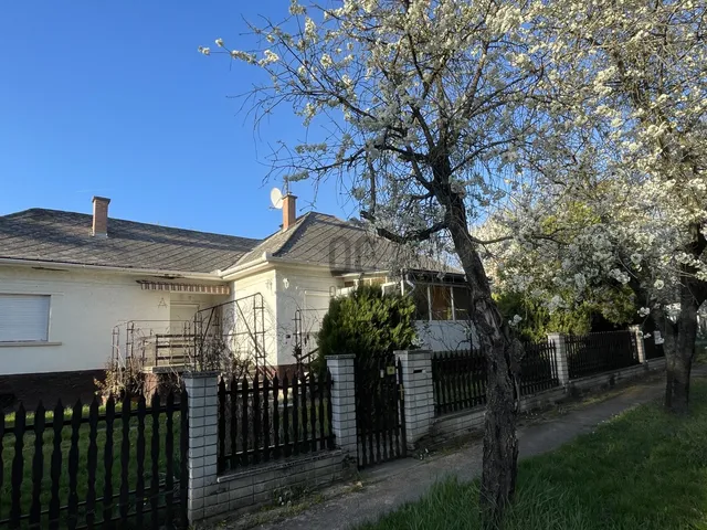 Eladó ház Pécel 112 nm