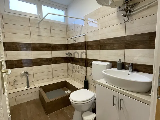 Eladó kereskedelmi és ipari ingatlan Gödöllő 47 nm