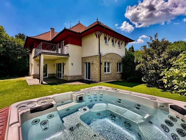 Eladó ház Budapest XII. kerület, Kútvölgy 425 nm
