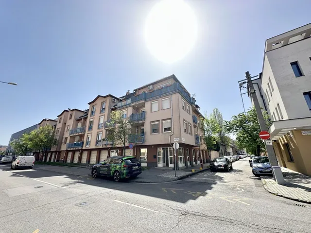 Eladó kereskedelmi és ipari ingatlan Budapest IV. kerület 88 nm
