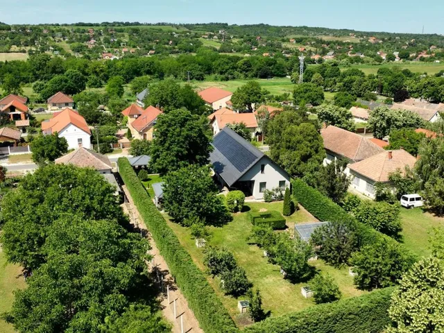 Eladó ház Kőröshegy 191 nm