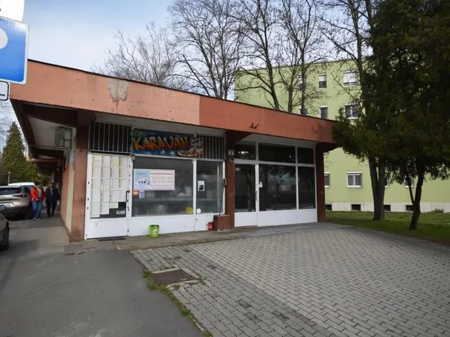Eladó kereskedelmi és ipari ingatlan Százhalombatta 112 nm